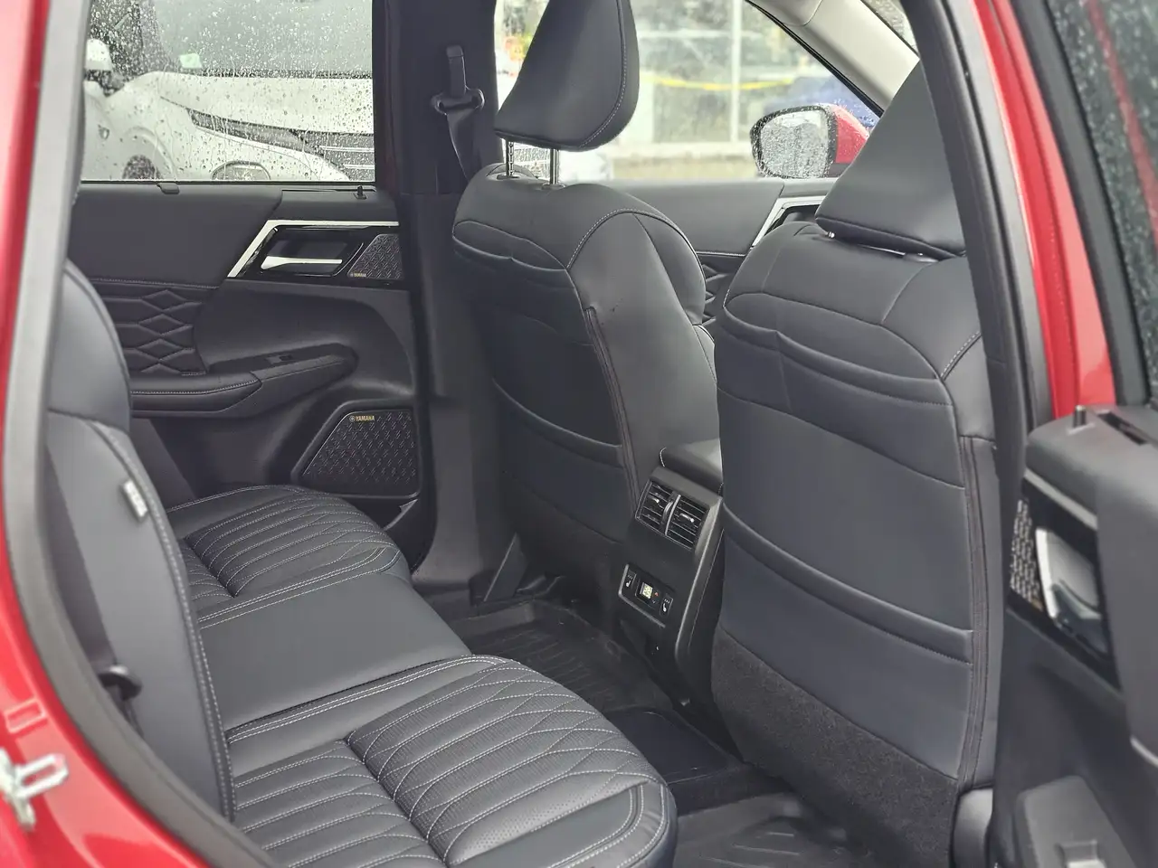 Mitsubishi Outlander снимка Mitsubishi Outlander