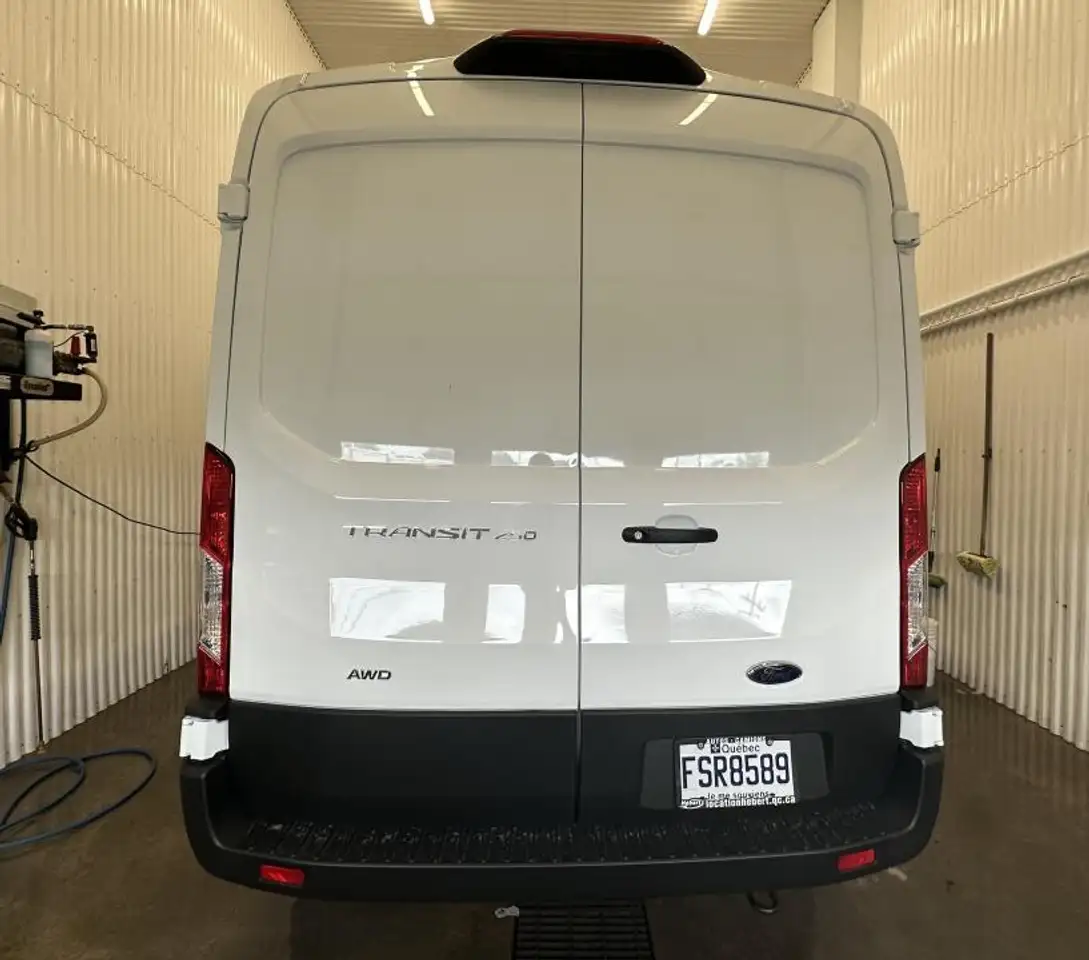 Ford Transit Cargo Van снимка Ford Transit Cargo Van