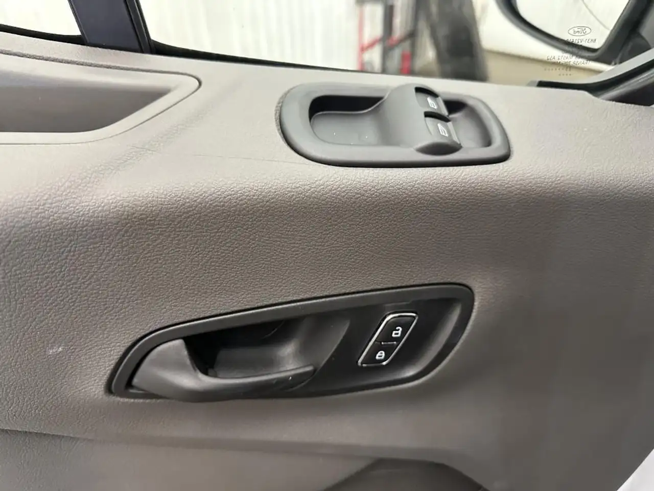 Ford Transit Cargo Van снимка Ford Transit Cargo Van