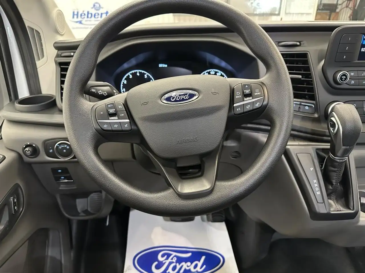 Ford Transit Cargo Van снимка Ford Transit Cargo Van