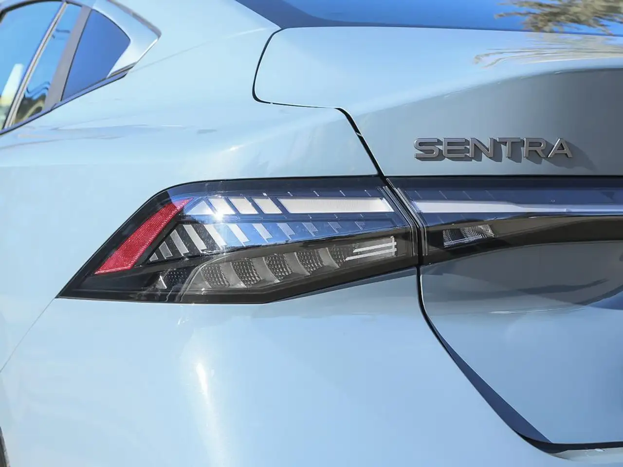 Nissan Sentra fotografie Nissan Sentra
