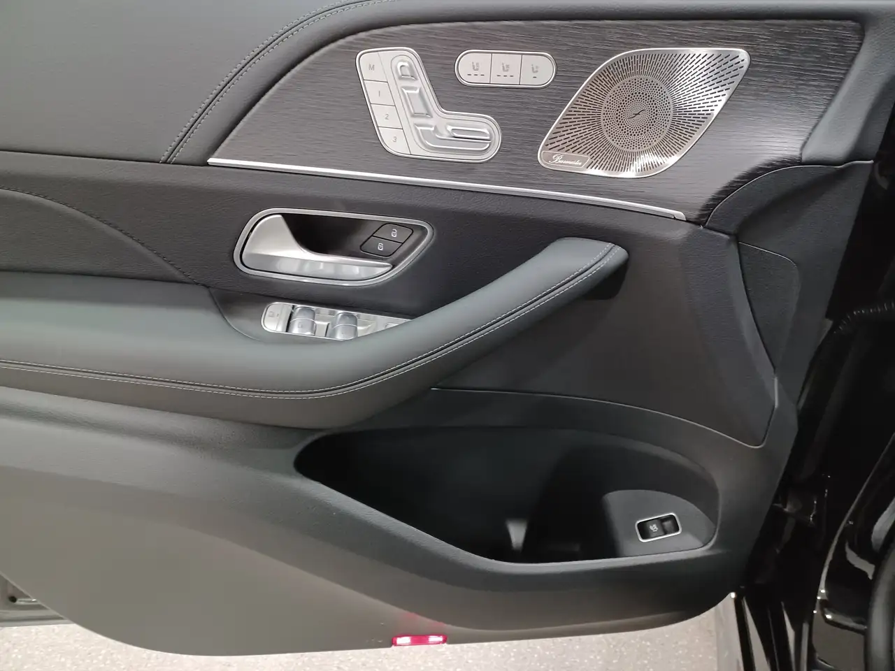 Mercedes-Benz GLE снимка Mercedes-Benz GLE