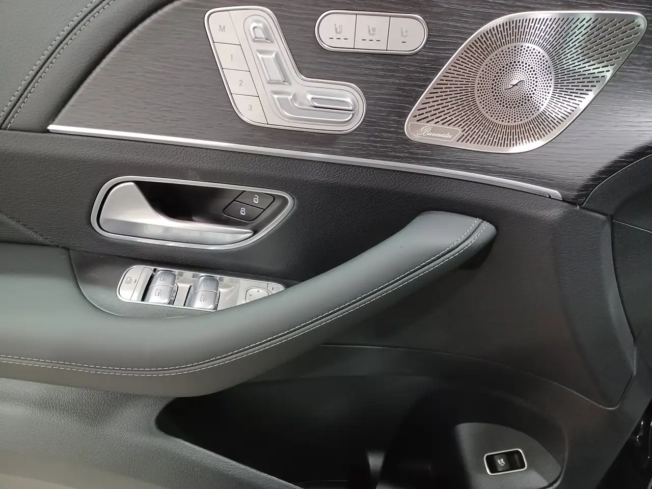 Mercedes-Benz GLE снимка Mercedes-Benz GLE