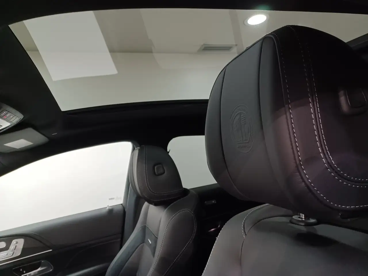 Mercedes-Benz GLE снимка Mercedes-Benz GLE