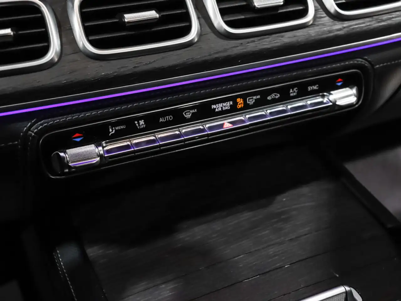 Mercedes-Benz GLE снимка Mercedes-Benz GLE