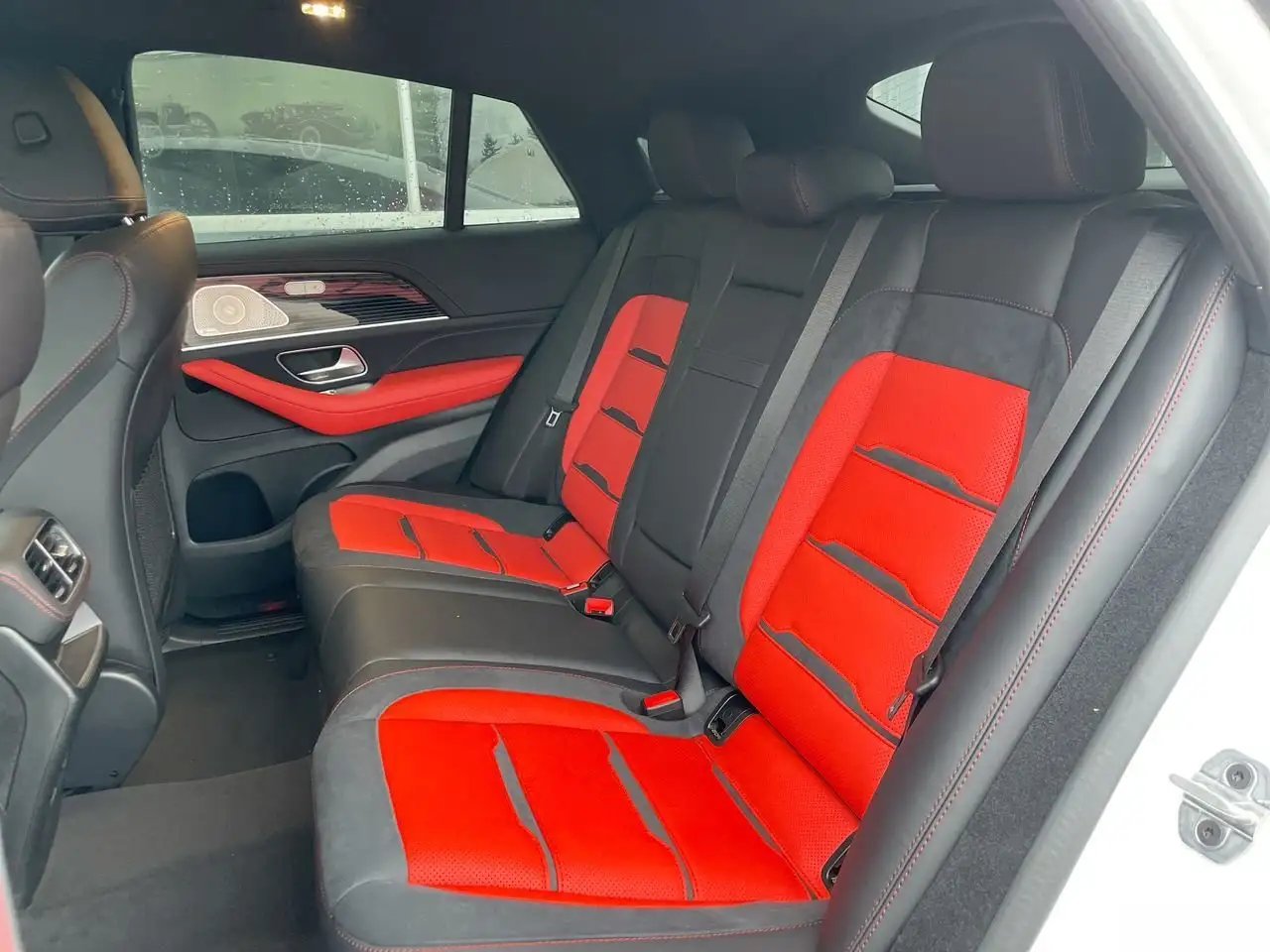 Mercedes-Benz GLE снимка Mercedes-Benz GLE