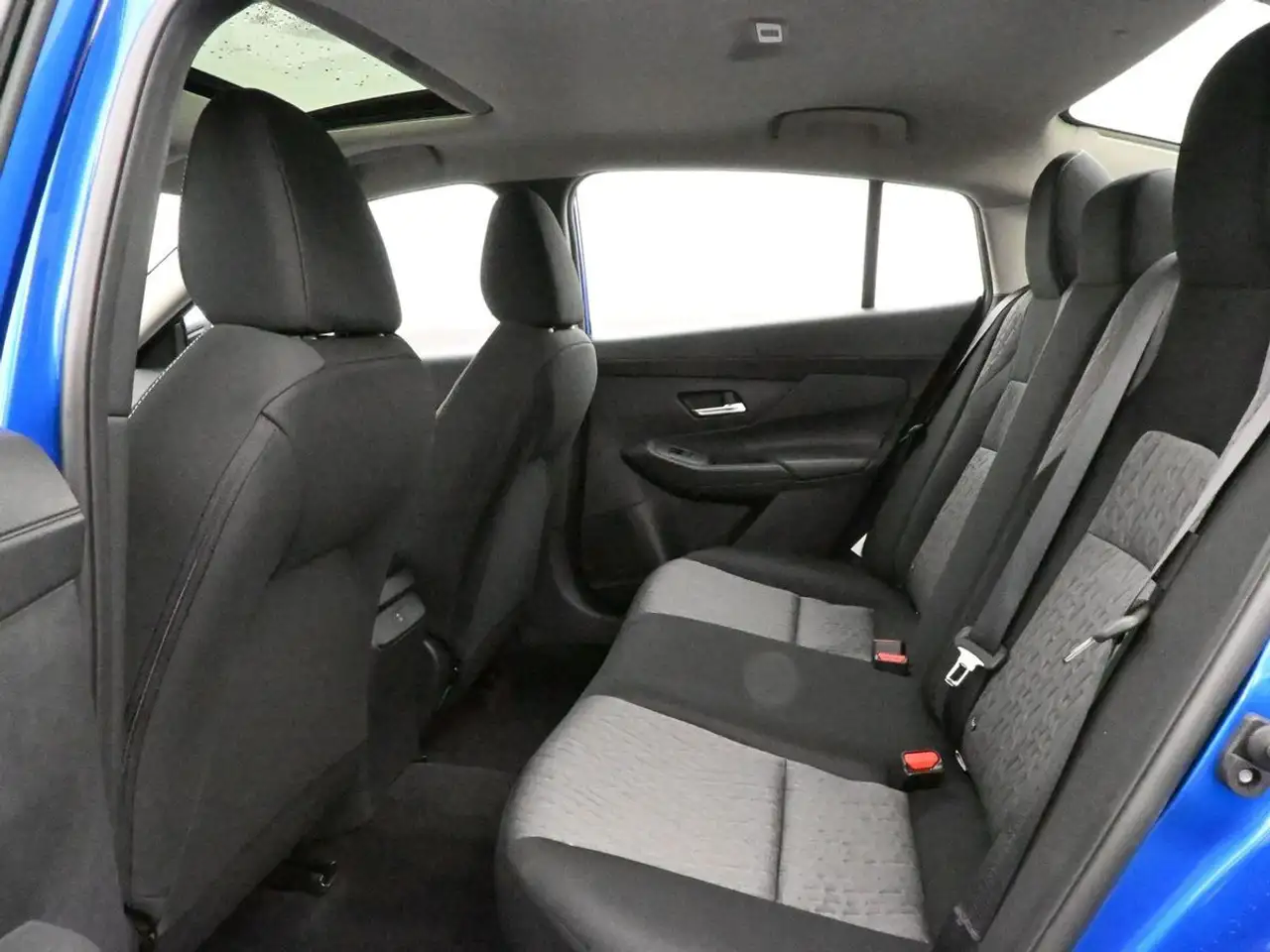 Nissan Sentra снимка Nissan Sentra