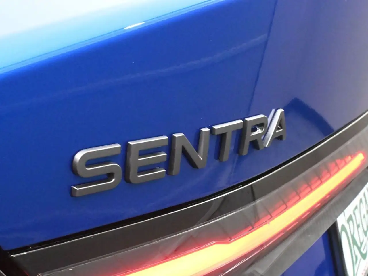 Nissan Sentra снимка Nissan Sentra