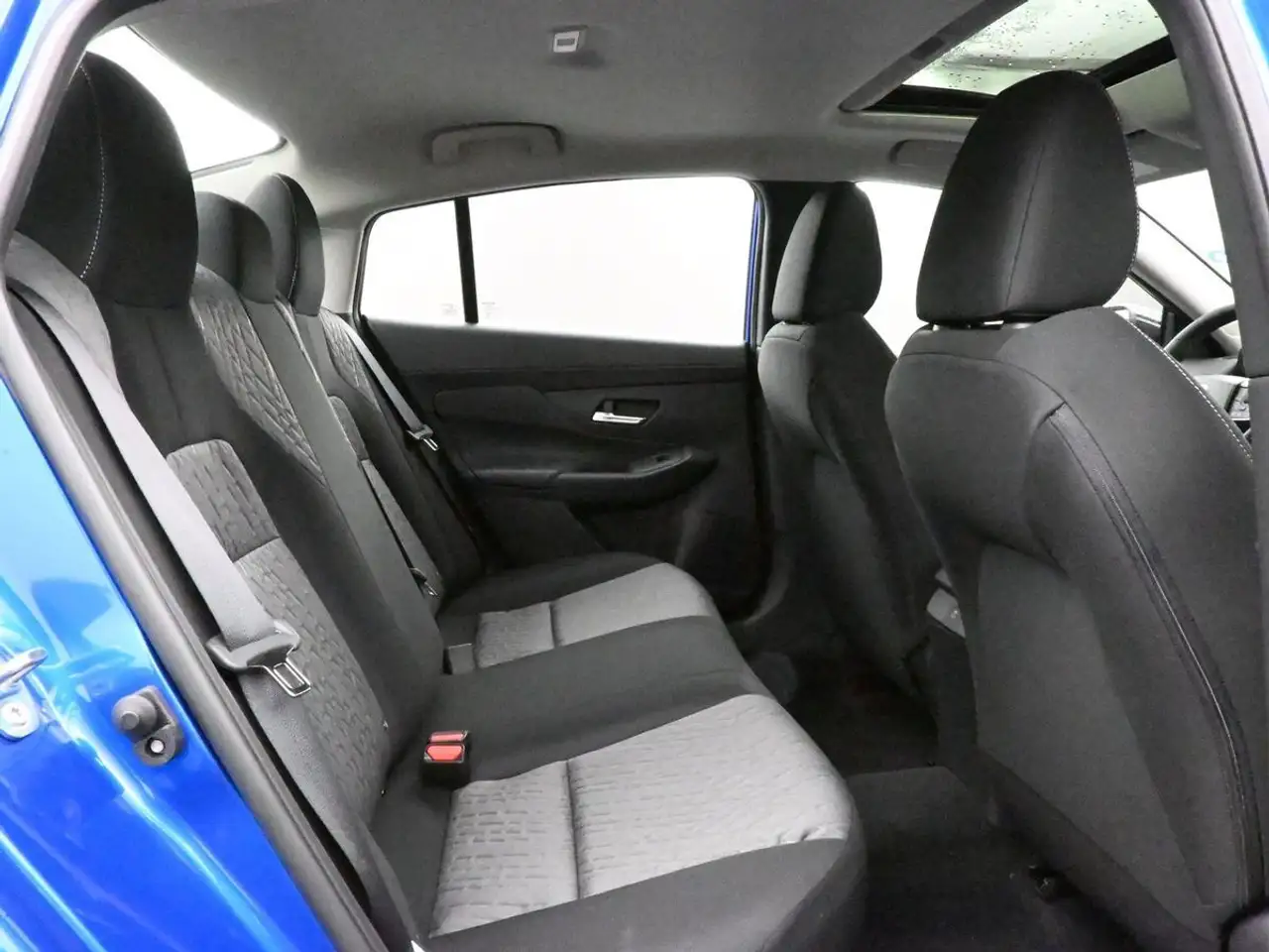 Nissan Sentra снимка Nissan Sentra