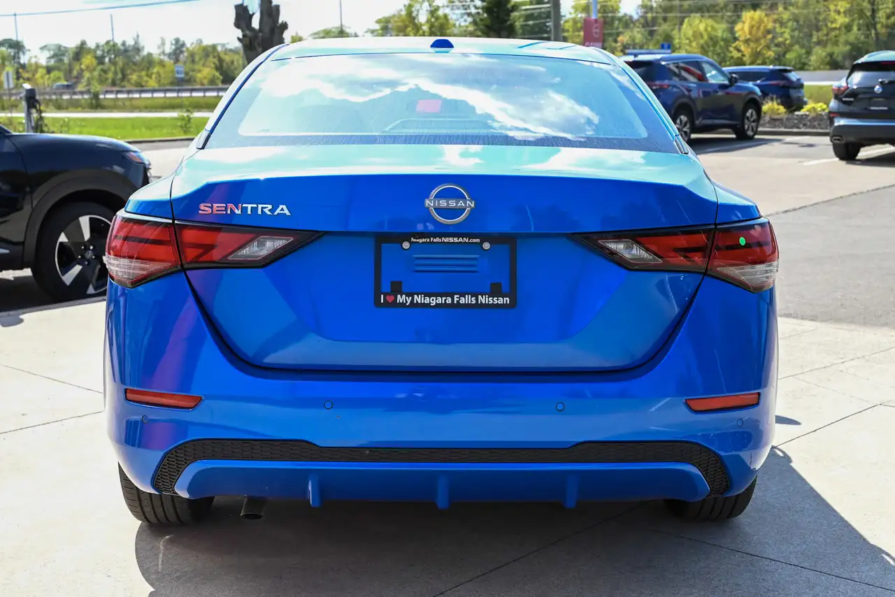 Nissan Sentra снимка Nissan Sentra