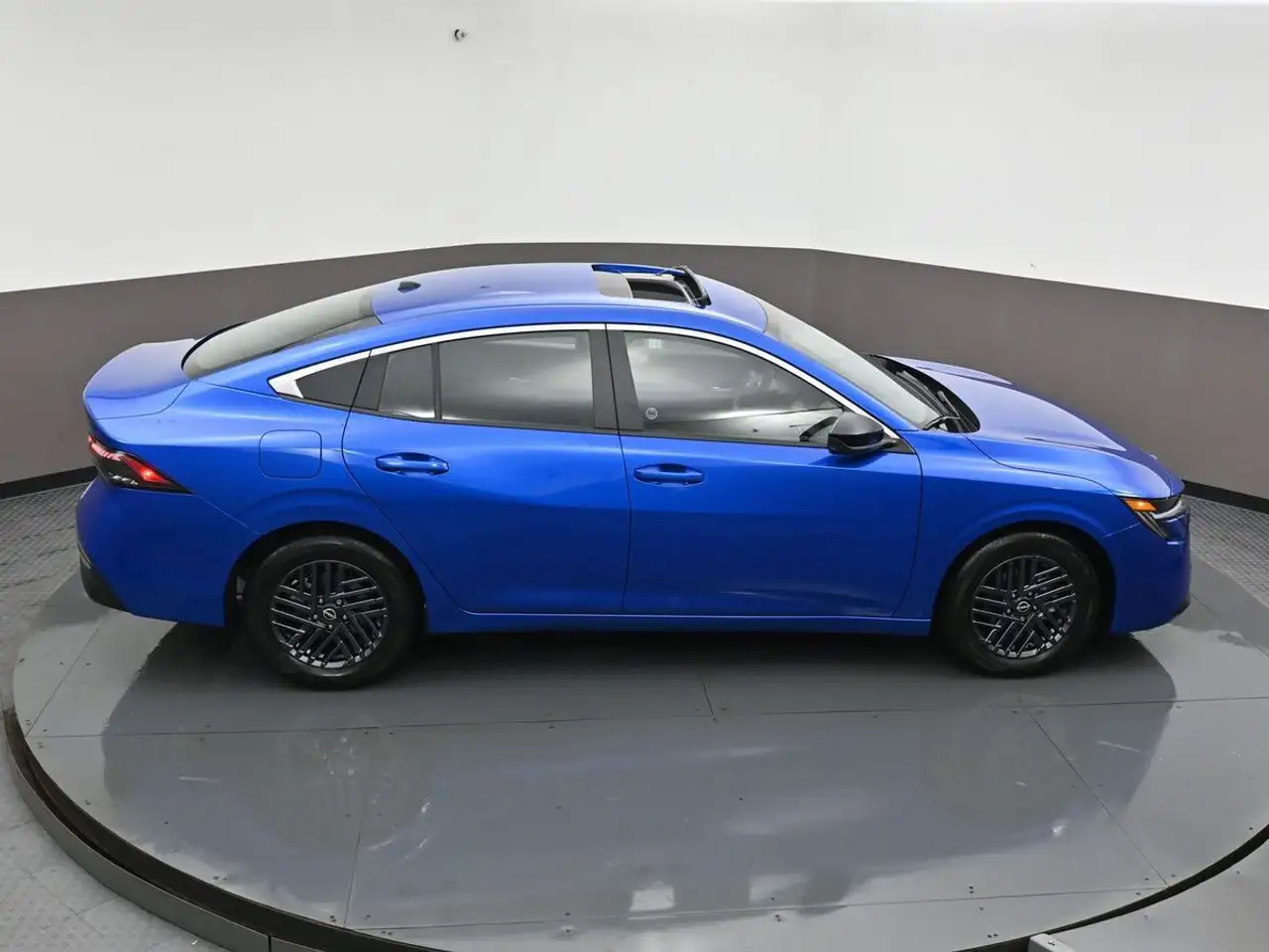 Nissan Sentra снимка Nissan Sentra