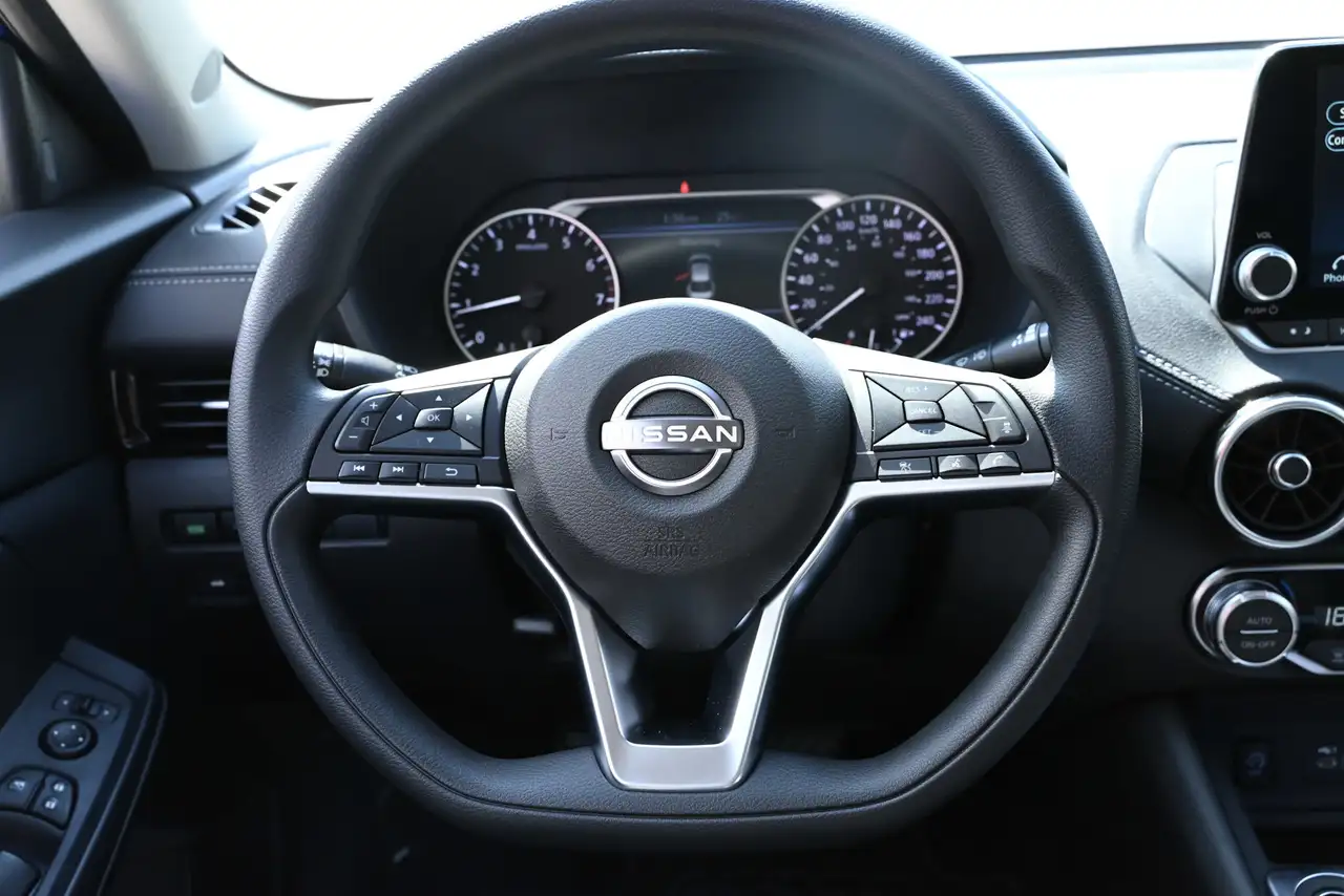 Nissan Sentra снимка Nissan Sentra