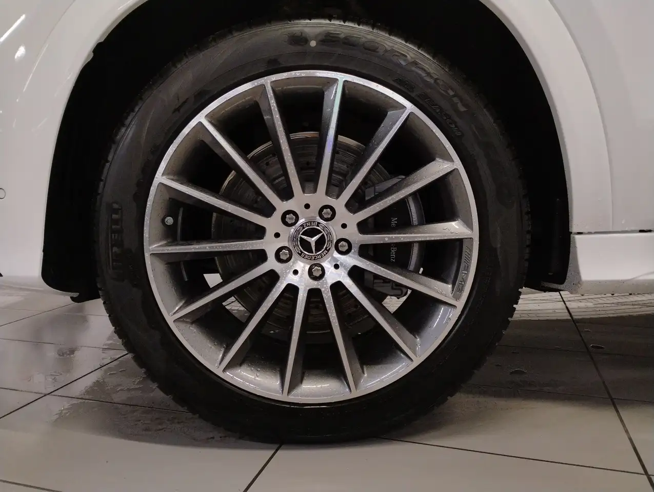 Mercedes-Benz GLE снимка Mercedes-Benz GLE