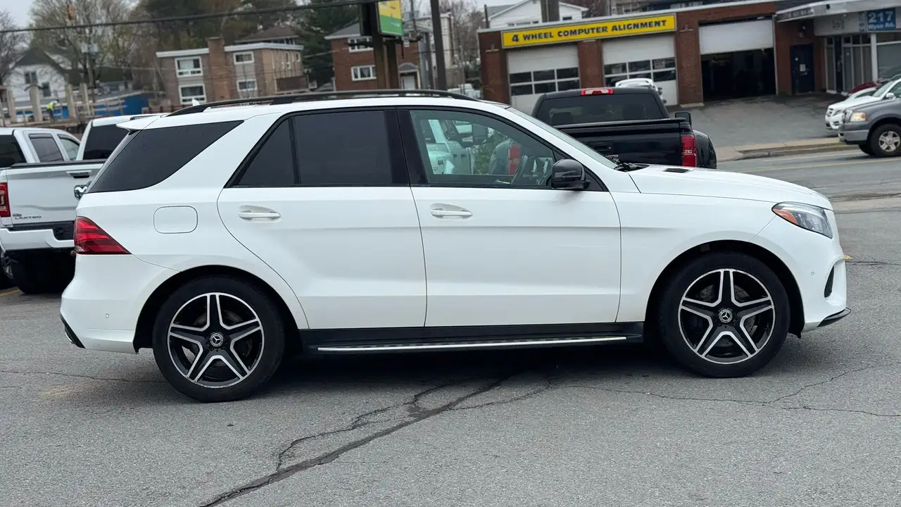Mercedes-Benz GLE снимка Mercedes-Benz GLE