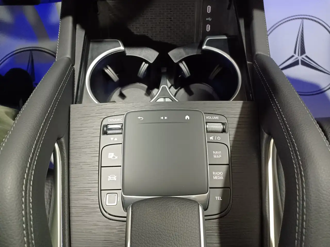 Mercedes-Benz GLE снимка Mercedes-Benz GLE