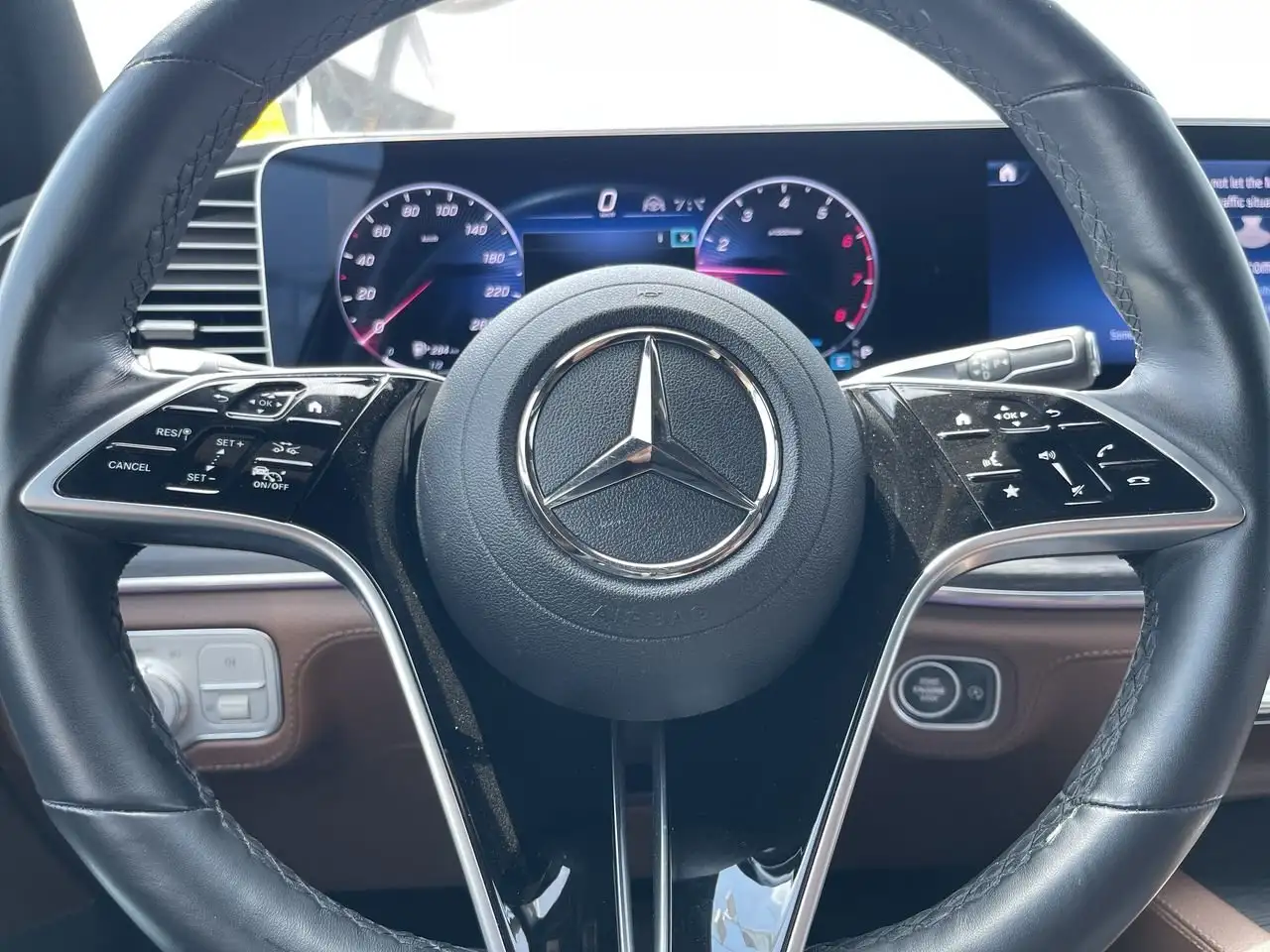 Mercedes-Benz GLE снимка Mercedes-Benz GLE