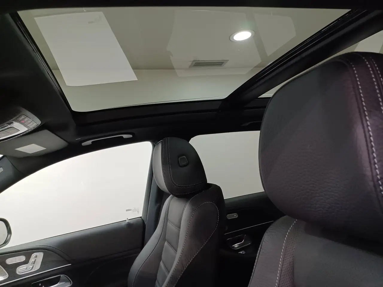 Mercedes-Benz GLE снимка Mercedes-Benz GLE