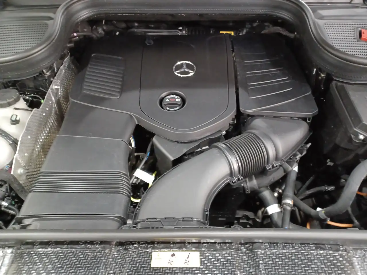 Mercedes-Benz GLE снимка Mercedes-Benz GLE