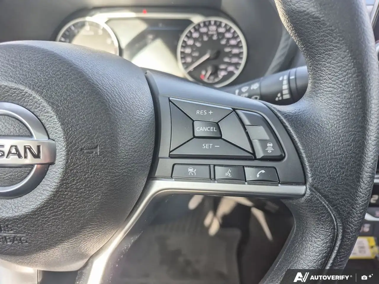 Nissan Sentra снимка Nissan Sentra