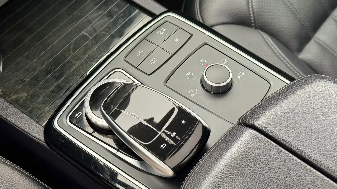 Mercedes-Benz GLE снимка Mercedes-Benz GLE