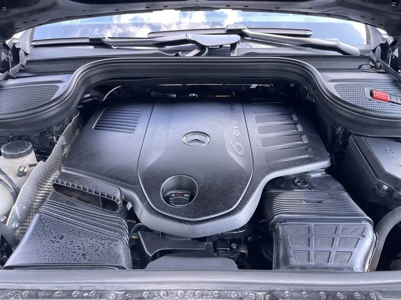 Mercedes-Benz GLE снимка Mercedes-Benz GLE