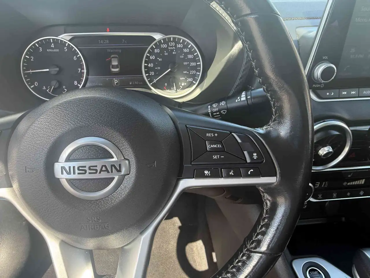 Nissan Sentra fotografie Nissan Sentra