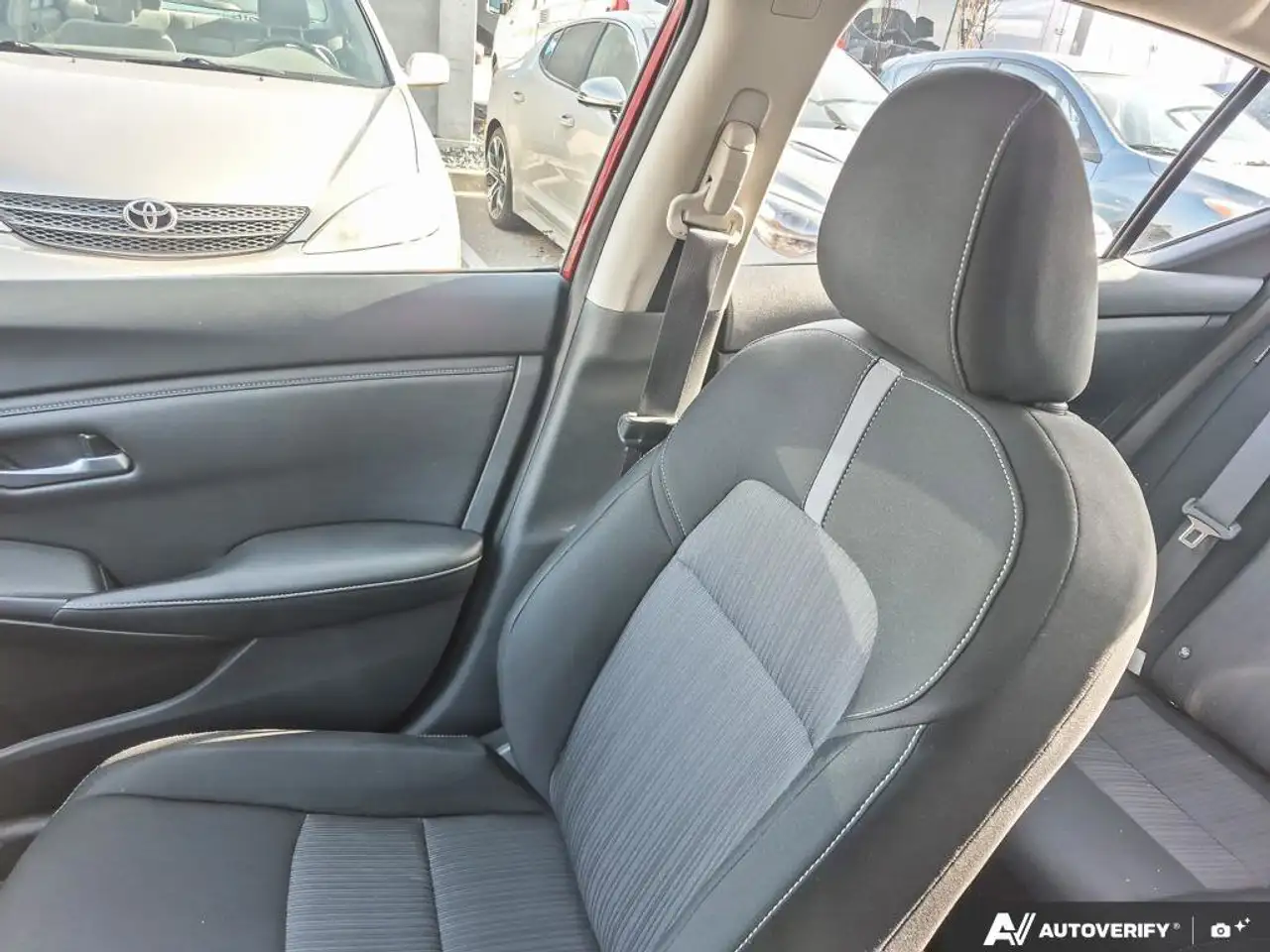 Nissan Sentra снимка Nissan Sentra
