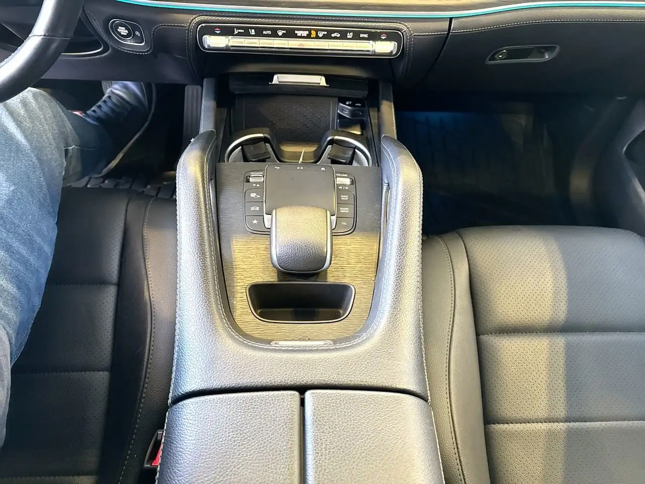 Mercedes-Benz GLE снимка Mercedes-Benz GLE