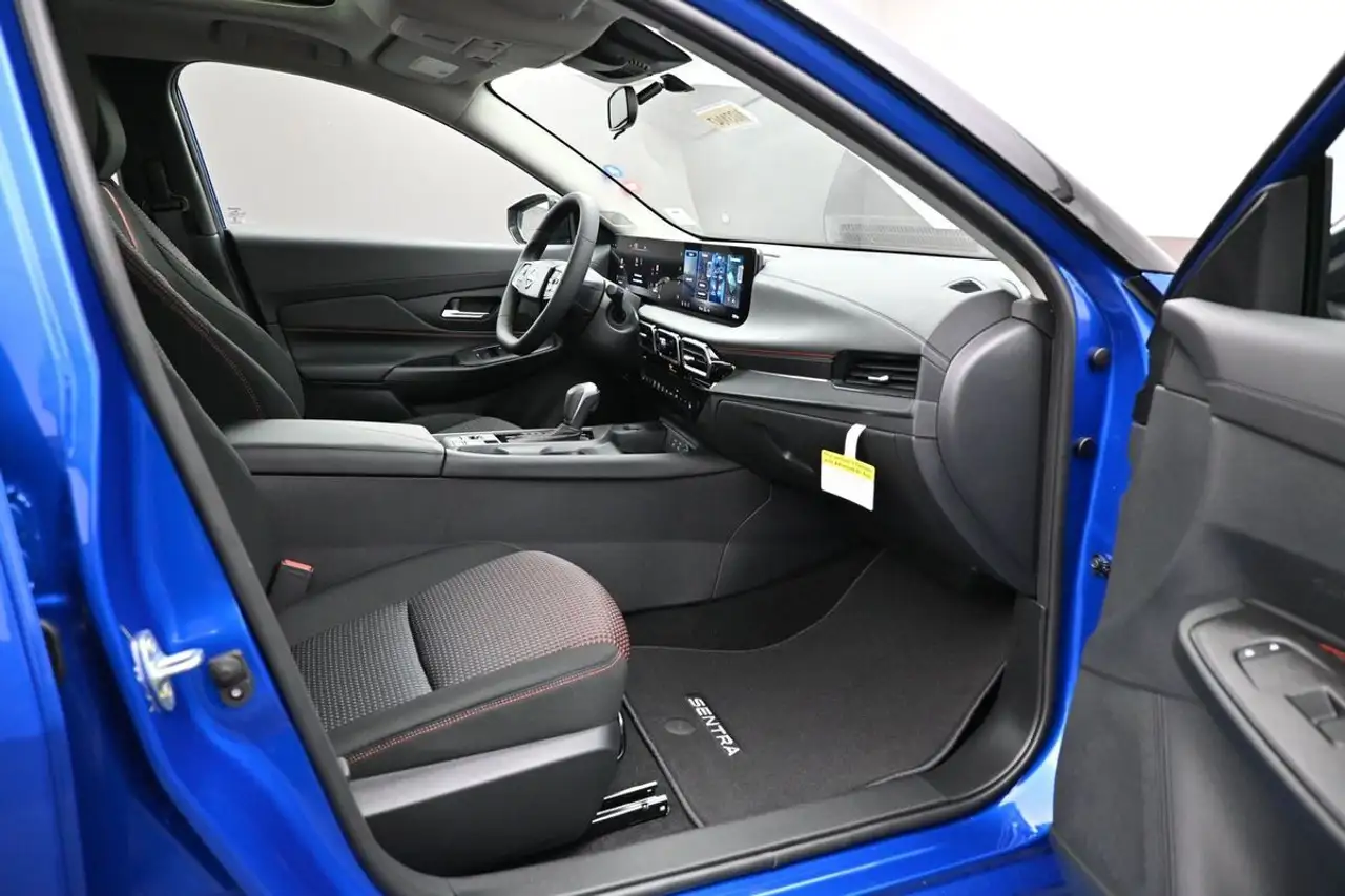 Nissan Sentra снимка Nissan Sentra