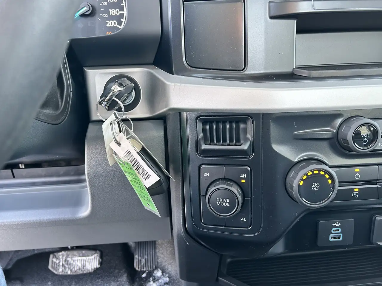 Ford F-550 Super Duty снимка Ford F-550 Super Duty