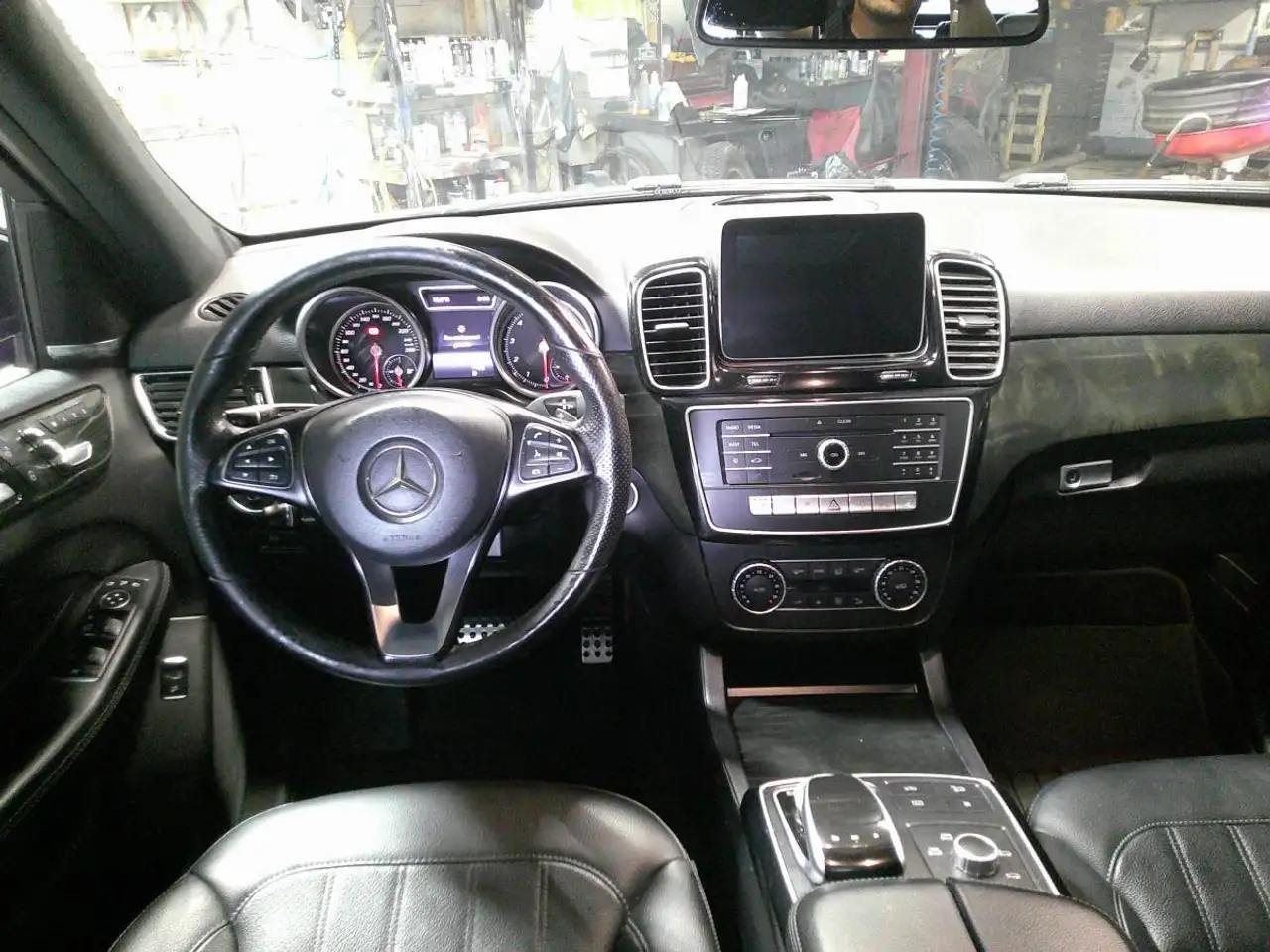 Mercedes-Benz GLE снимка Mercedes-Benz GLE