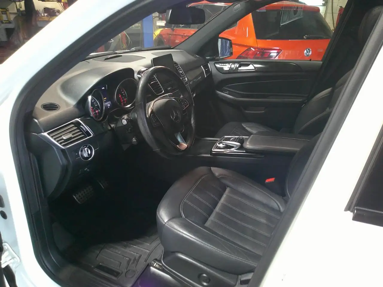 Mercedes-Benz GLE снимка Mercedes-Benz GLE