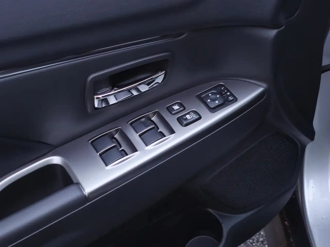 Mitsubishi RVR снимка Mitsubishi RVR