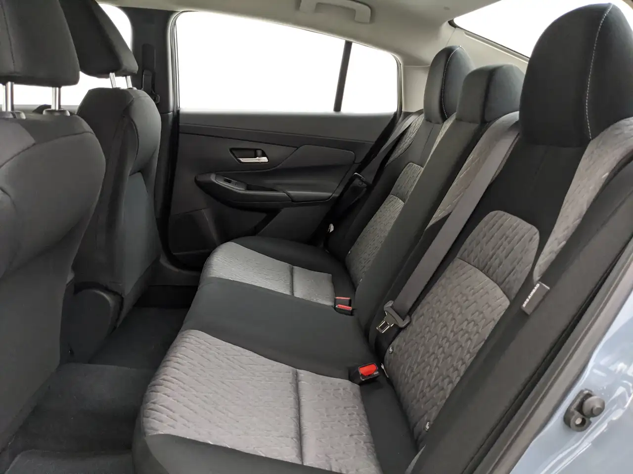 Nissan Sentra снимка Nissan Sentra