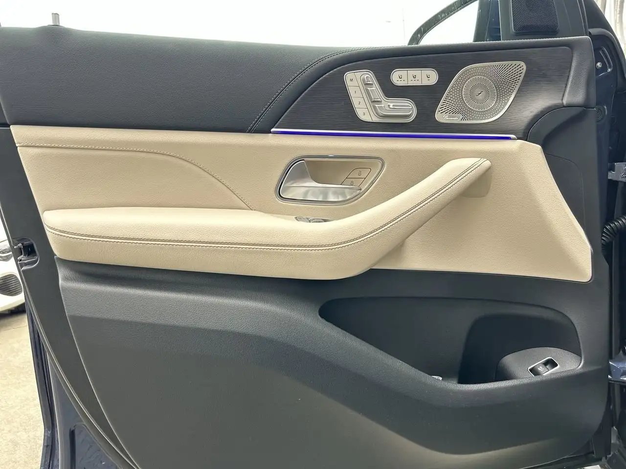 Mercedes-Benz GLE снимка Mercedes-Benz GLE