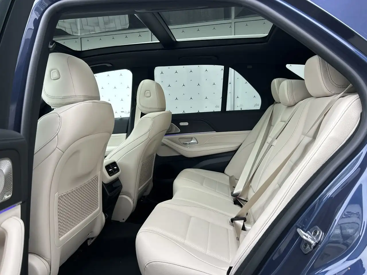 Mercedes-Benz GLE снимка Mercedes-Benz GLE
