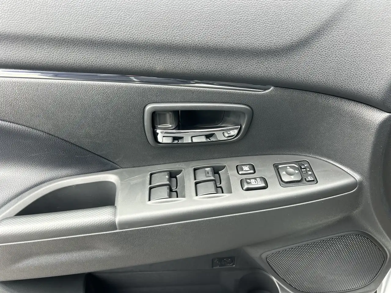 Mitsubishi RVR снимка Mitsubishi RVR