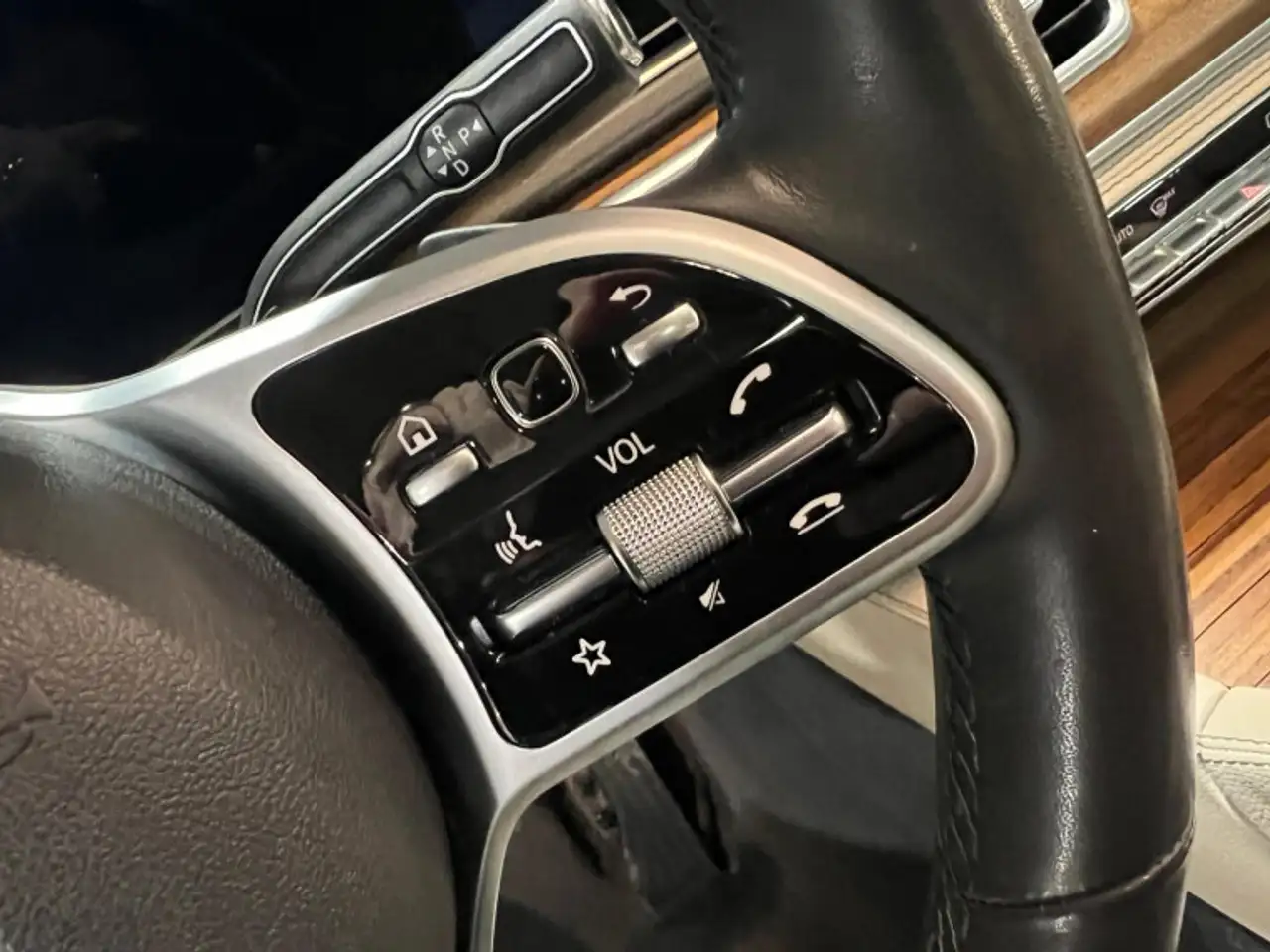 Mercedes-Benz GLE снимка Mercedes-Benz GLE