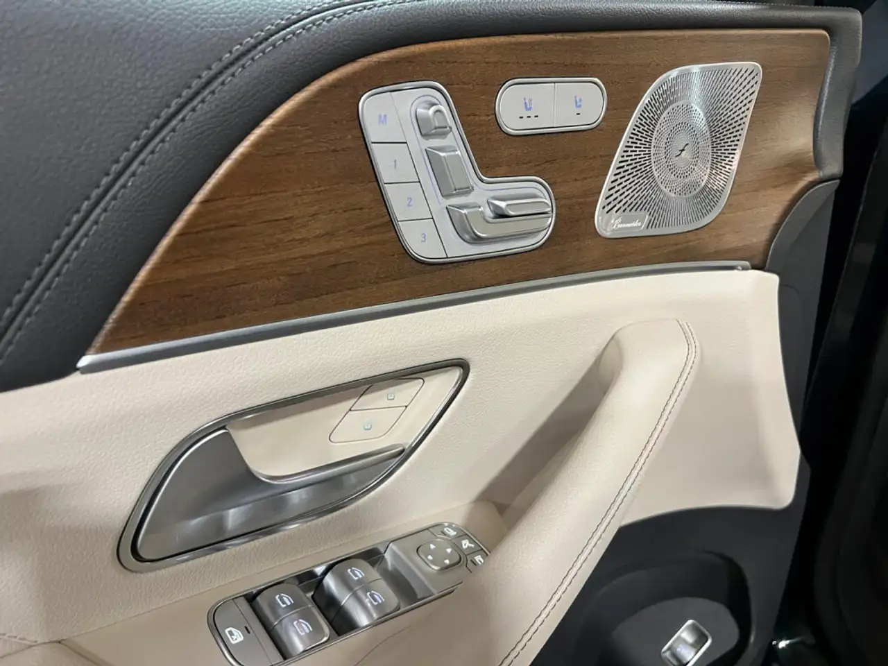 Mercedes-Benz GLE снимка Mercedes-Benz GLE
