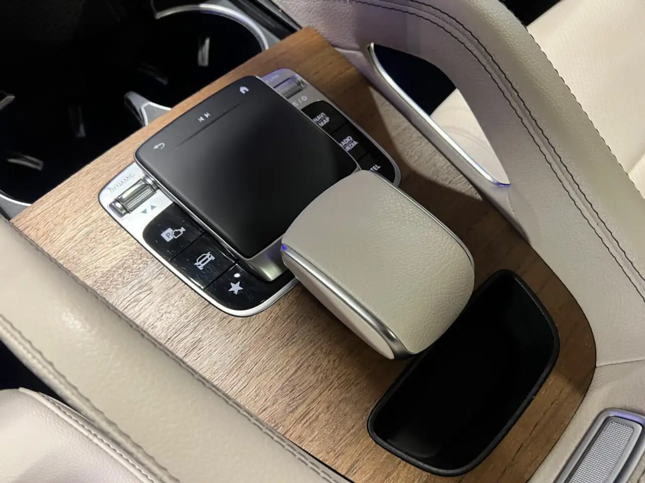 Mercedes-Benz GLE снимка Mercedes-Benz GLE