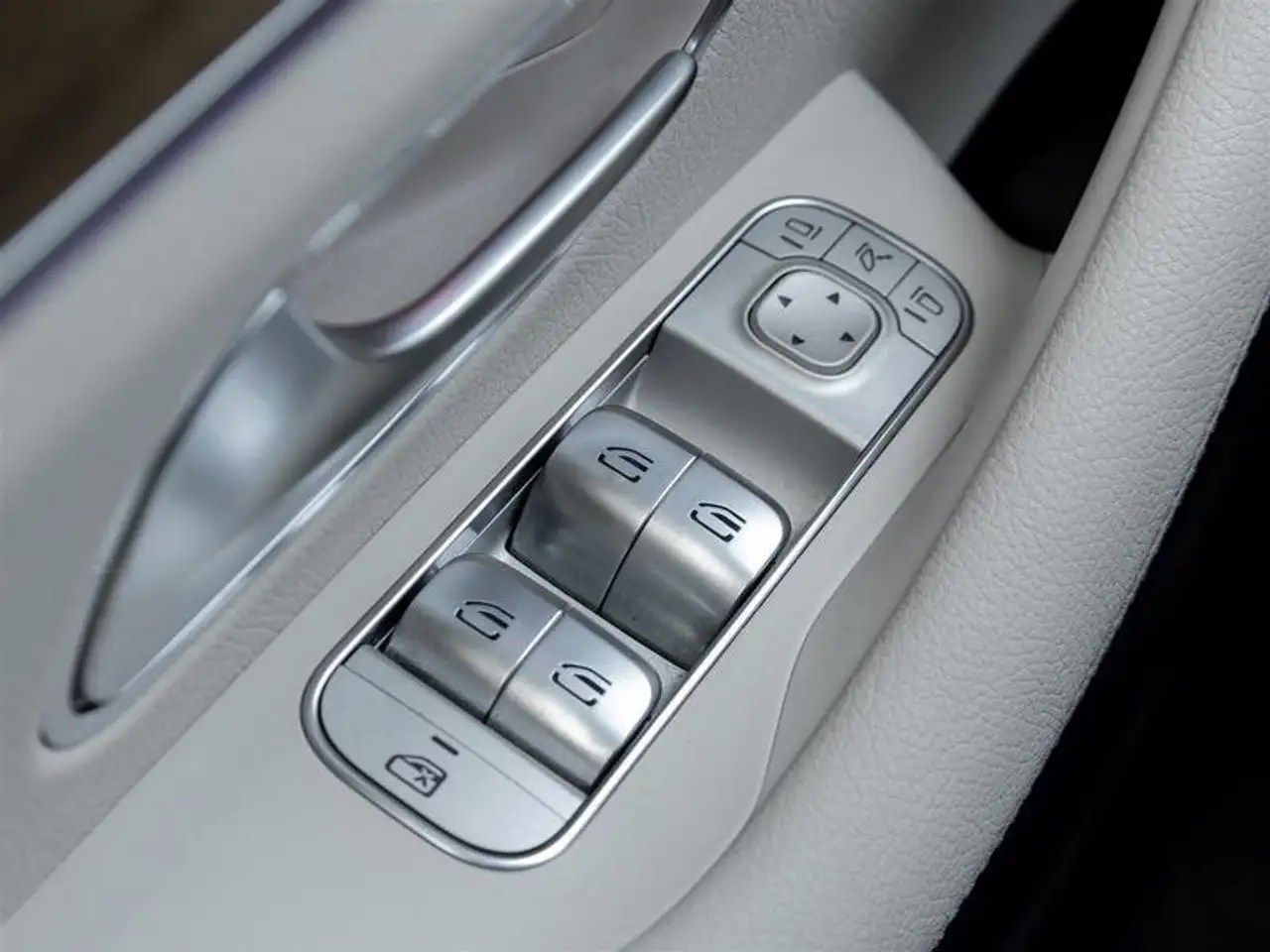 Mercedes-Benz GLE снимка Mercedes-Benz GLE