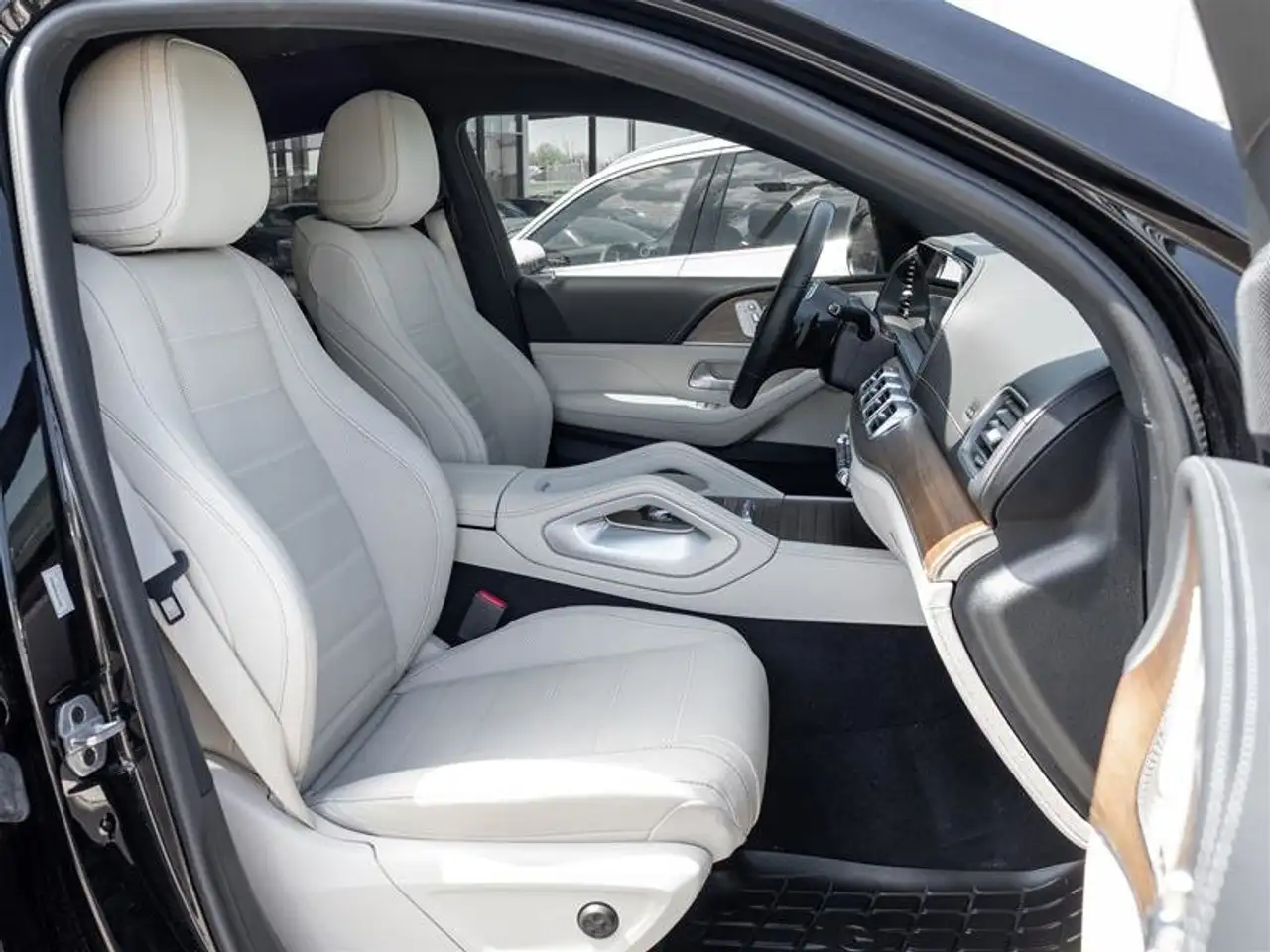 Mercedes-Benz GLE снимка Mercedes-Benz GLE