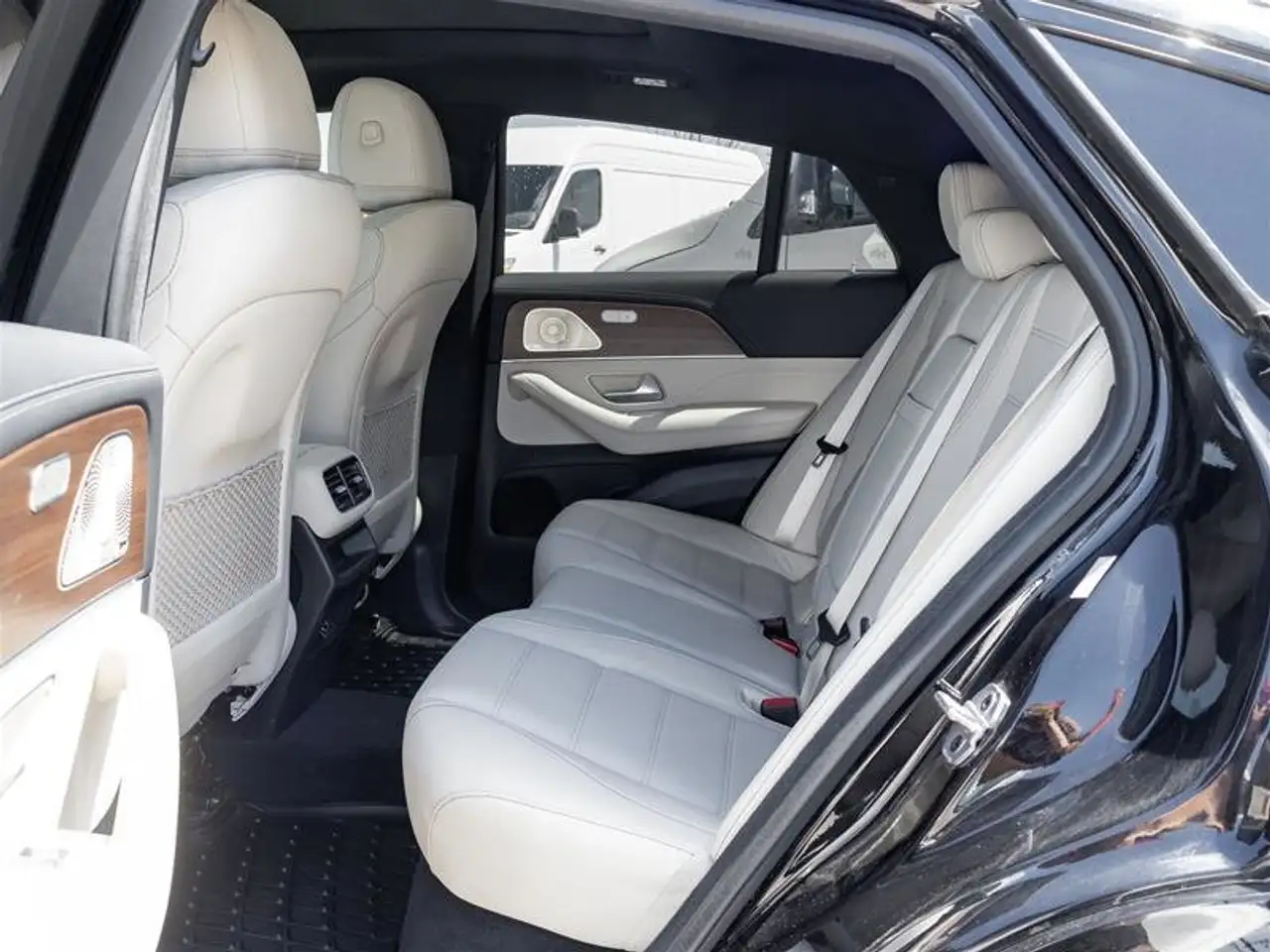 Mercedes-Benz GLE снимка Mercedes-Benz GLE