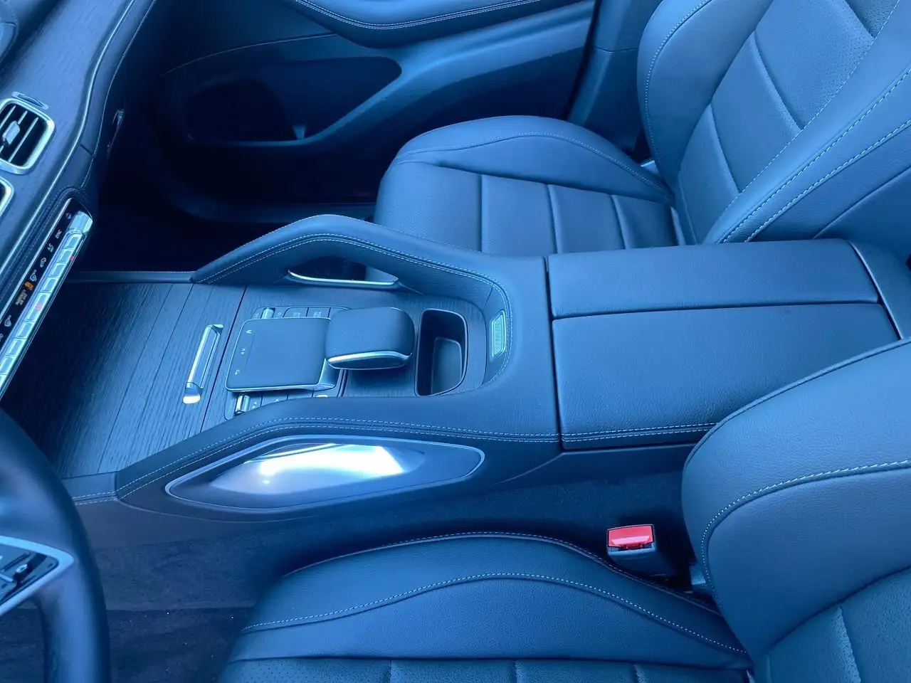Mercedes-Benz GLE снимка Mercedes-Benz GLE