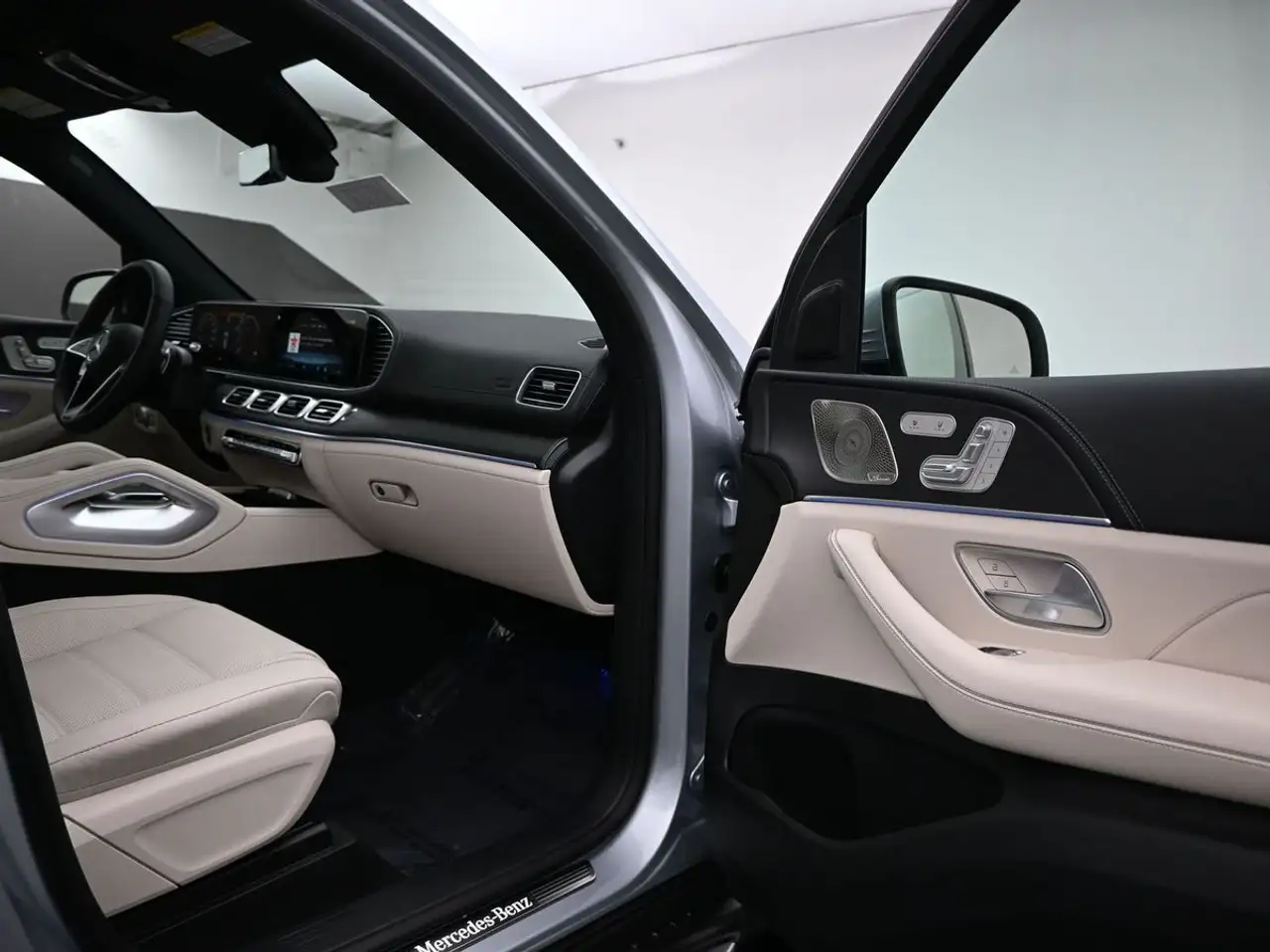 Mercedes-Benz GLE снимка Mercedes-Benz GLE