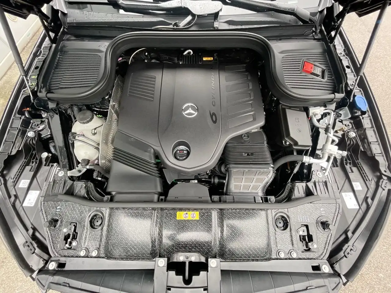 Mercedes-Benz GLE снимка Mercedes-Benz GLE