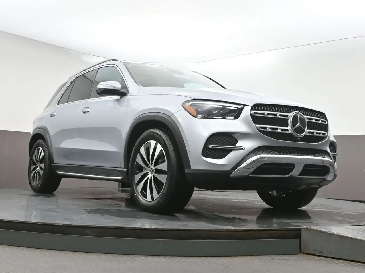 Mercedes-Benz GLE снимка Mercedes-Benz GLE