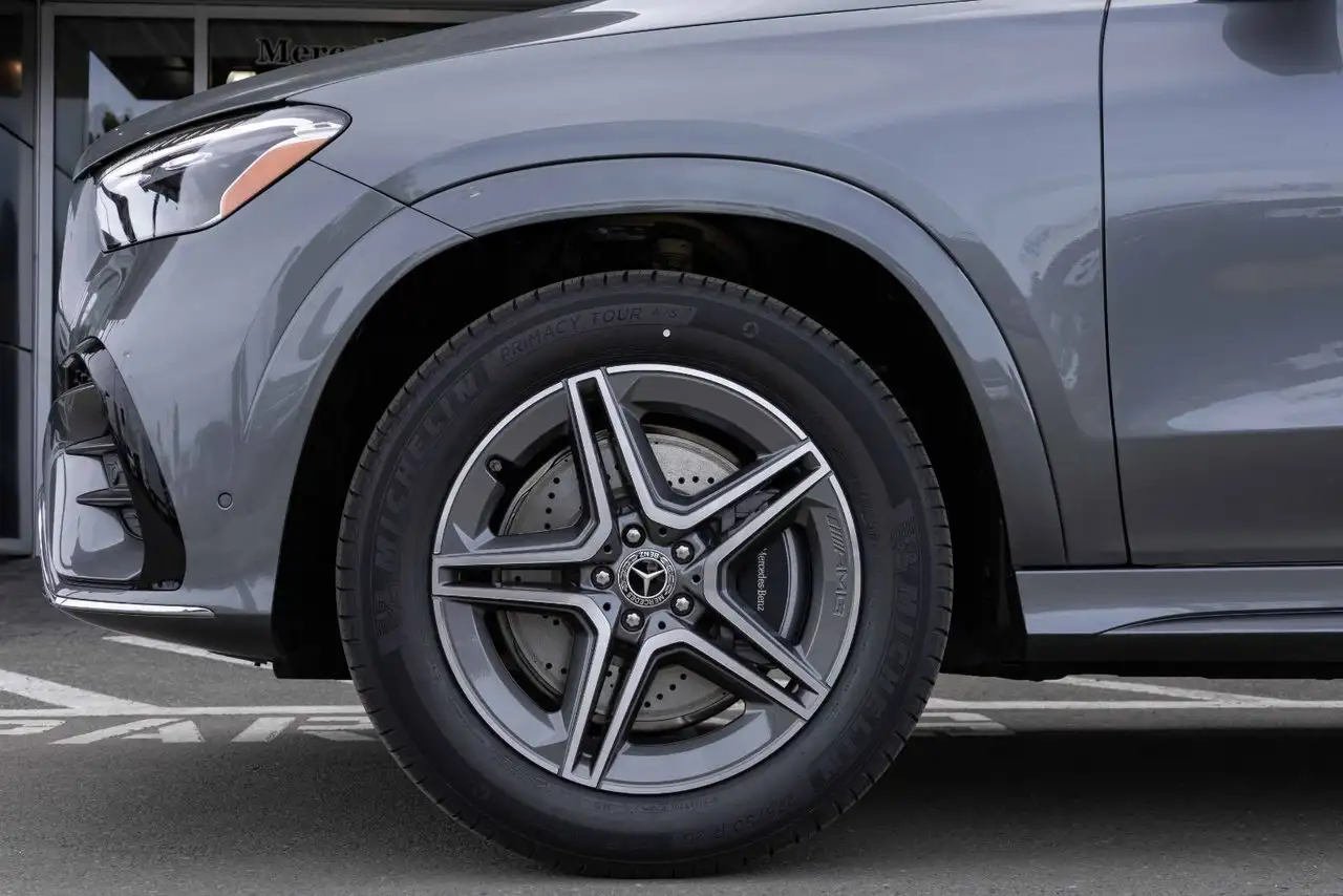 Mercedes-Benz GLE снимка Mercedes-Benz GLE
