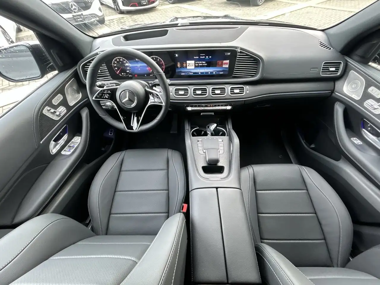 Mercedes-Benz GLE photo Mercedes-Benz GLE
