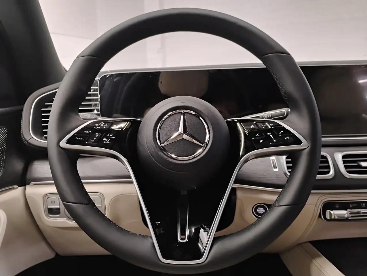 Mercedes-Benz GLE снимка Mercedes-Benz GLE